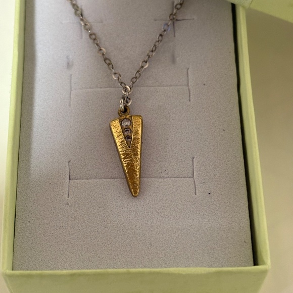 Sipada On Point Pendant Necklace - Picture 2 of 4